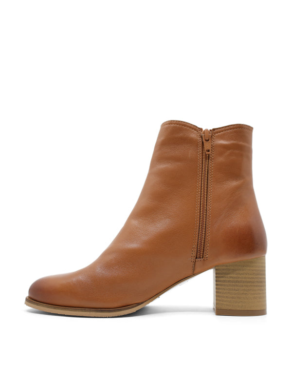 BUENO CHESTER ANKLE BOOTS