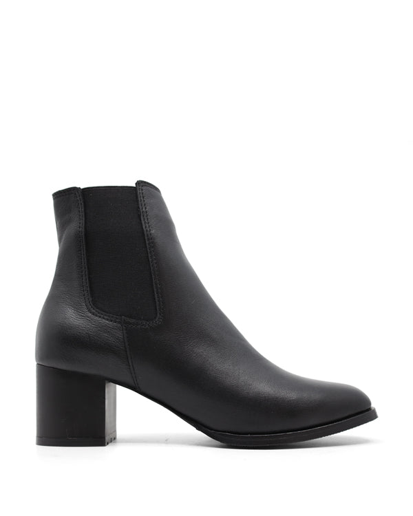 BUENO CHESTER ANKLE BOOTS