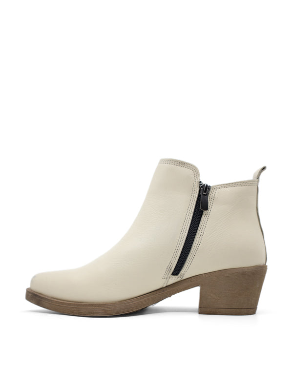 LUNA SOLE LILY ANKLE BOOTS