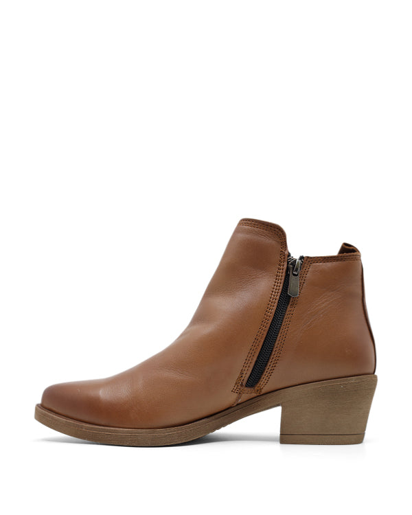 LUNA SOLE LILY ANKLE BOOTS