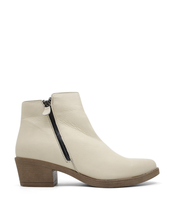 LUNA SOLE LORETTA ANKLE BOOTS