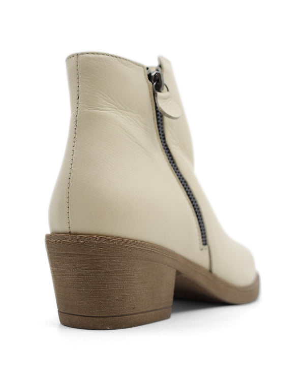 LUNA SOLE LORETTA ANKLE BOOTS