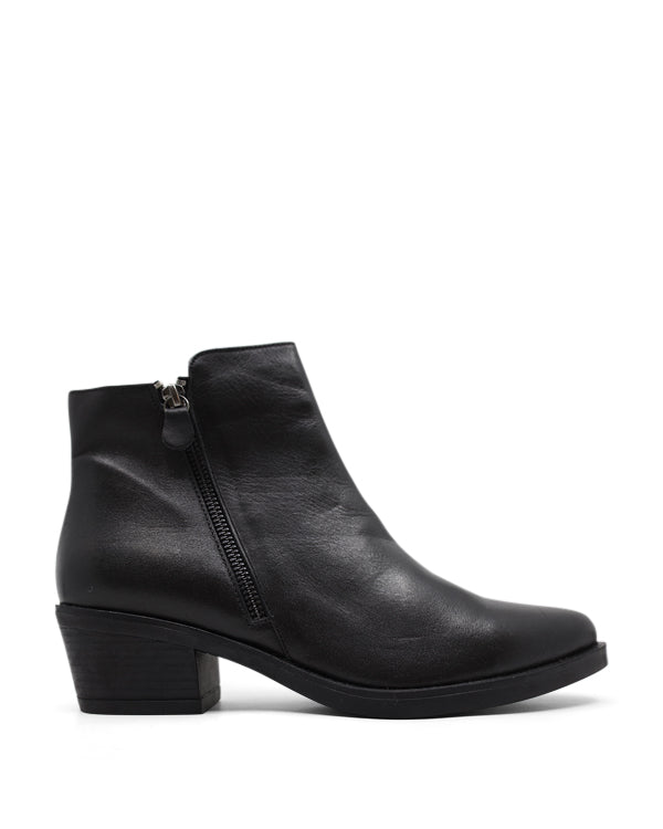 LUNA SOLE LORETTA ANKLE BOOTS