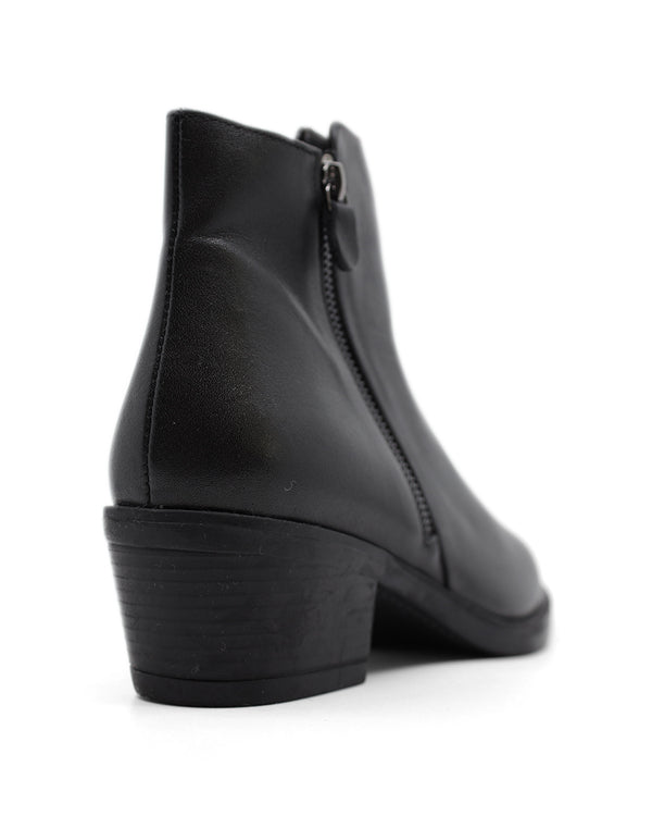 LUNA SOLE LORETTA ANKLE BOOTS