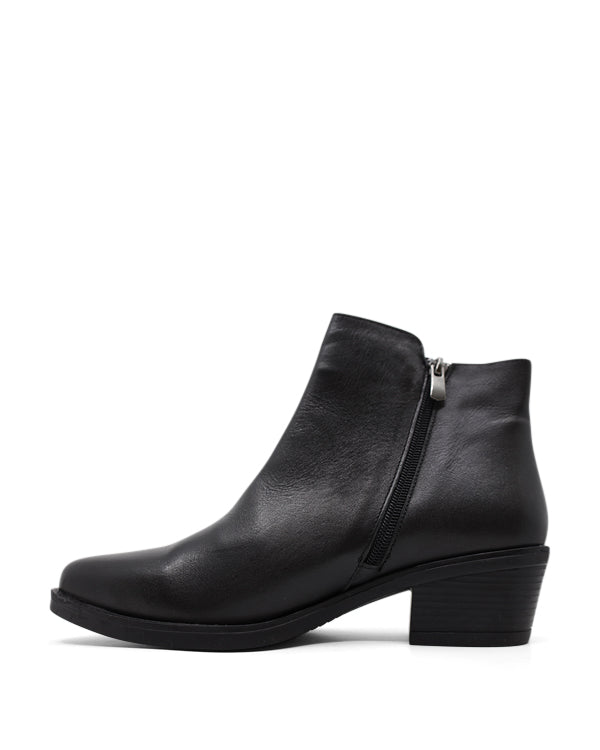 LUNA SOLE LORETTA ANKLE BOOTS