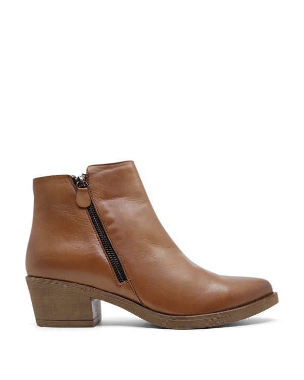 LUNA SOLE LORETTA ANKLE BOOTS