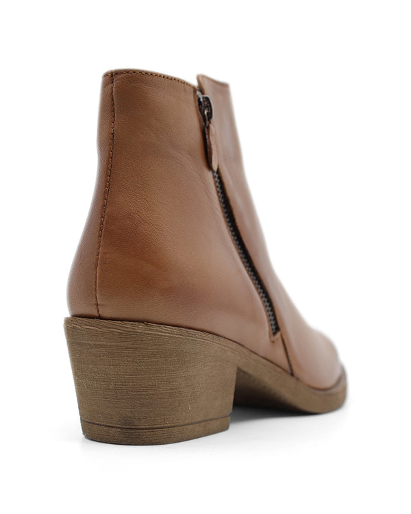 LUNA SOLE LORETTA ANKLE BOOTS