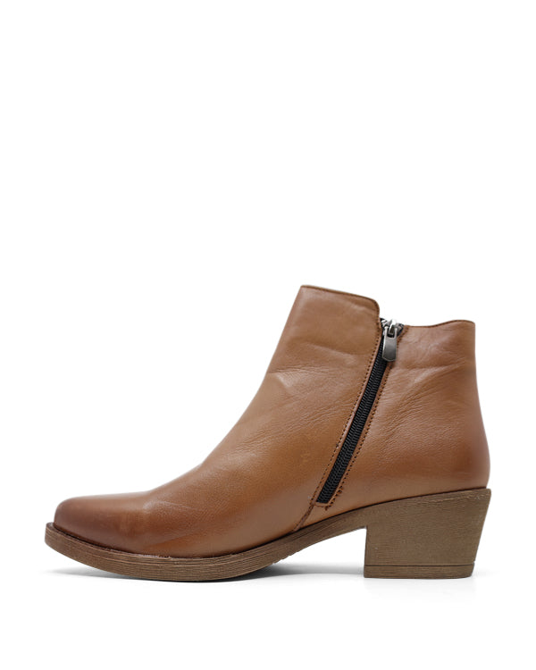 LUNA SOLE LORETTA ANKLE BOOTS