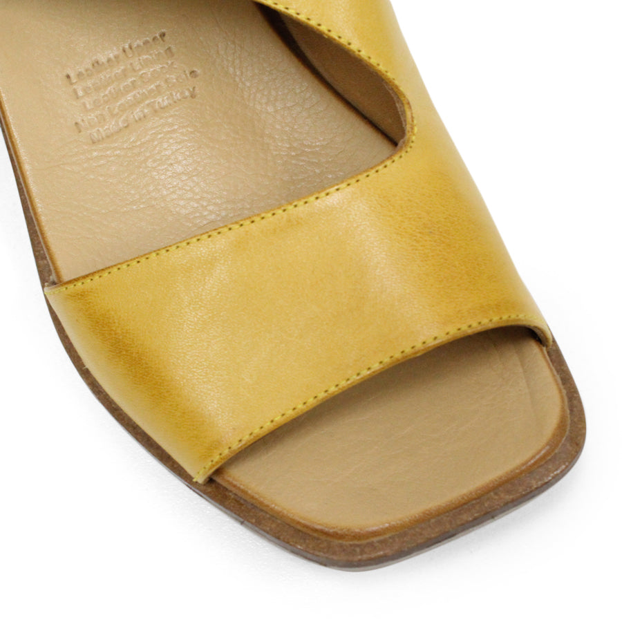TESSELLI TRACY SANDALS