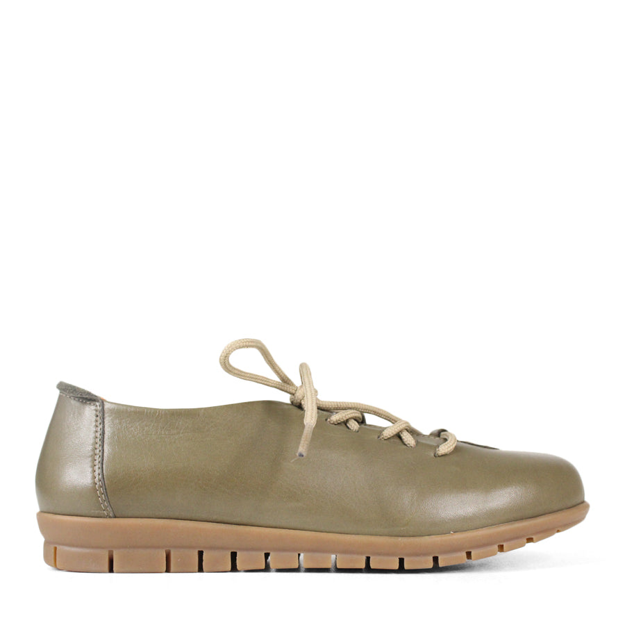 TESSELLI TRENT CASUAL SHOE