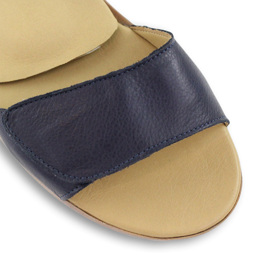 TESSELLI XD JACEY FLAT SANDALS