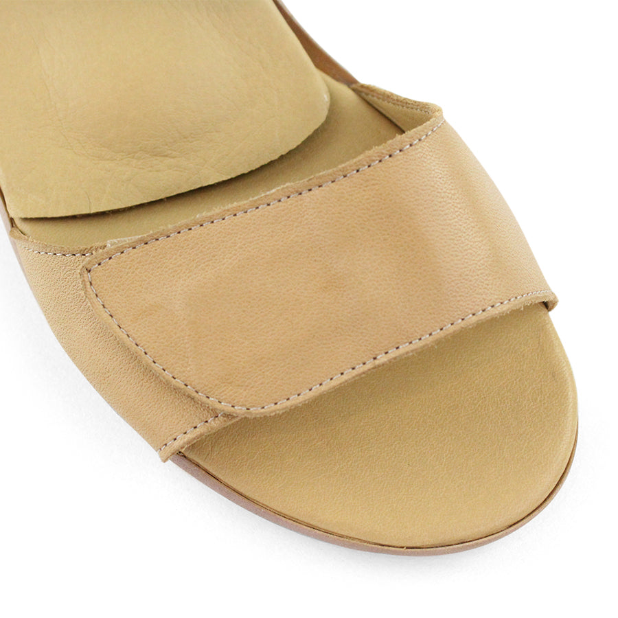 TESSELLI XD JACEY FLAT SANDALS