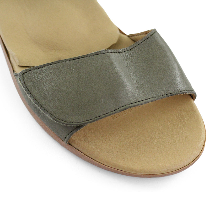 TESSELLI XD JACEY FLAT SANDALS