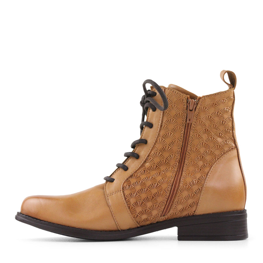 TESSELLI XD ODESSA ANKLE BOOTS