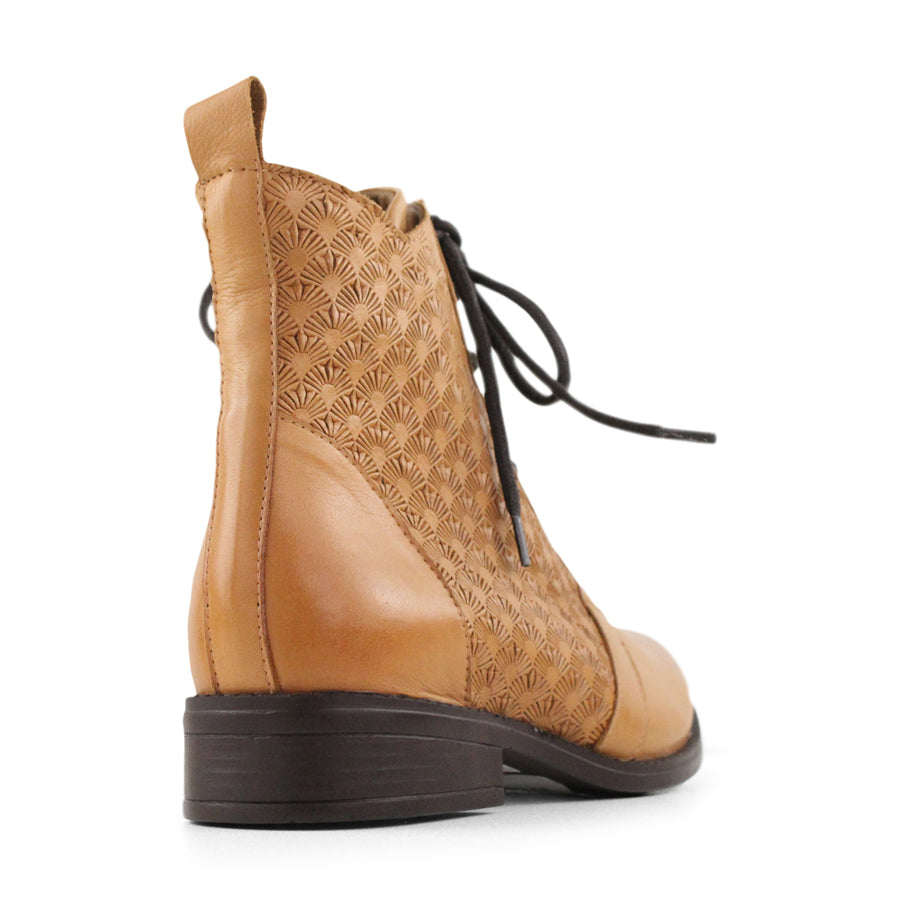 TESSELLI XD ODESSA ANKLE BOOTS