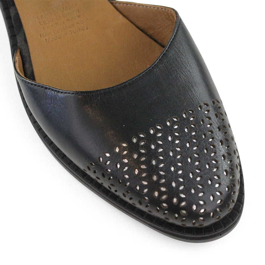 TESSELLI ORIANA FLAT SHOES