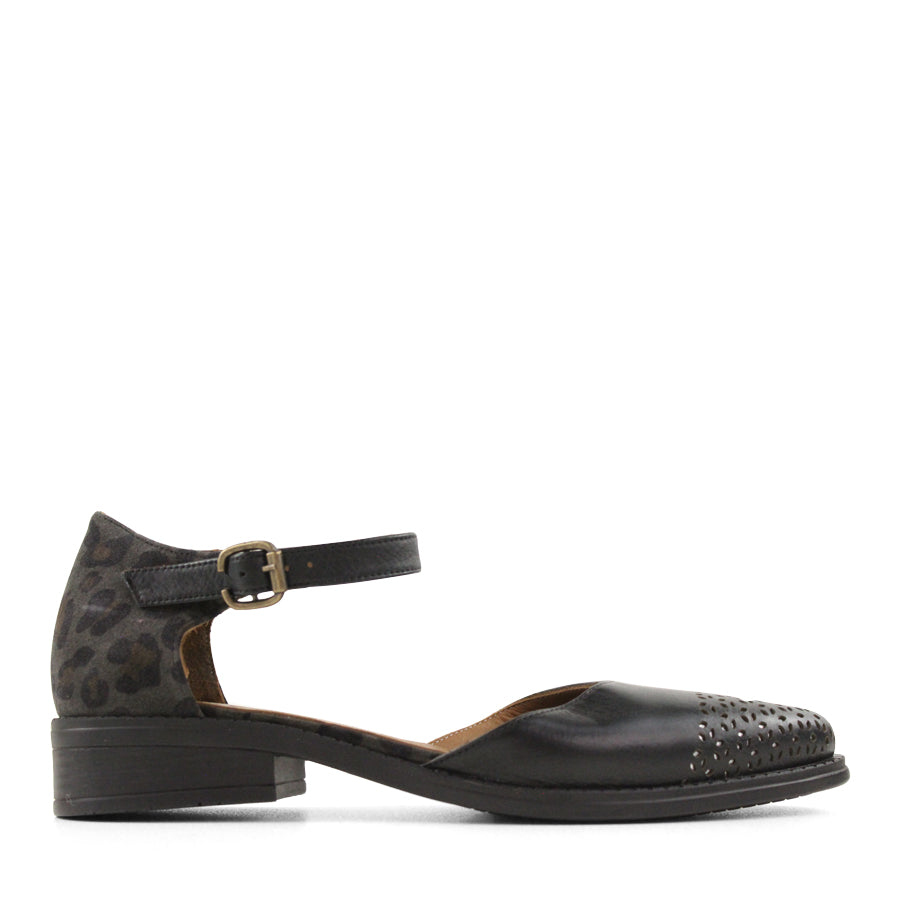 TESSELLI ORIANA FLAT SHOES