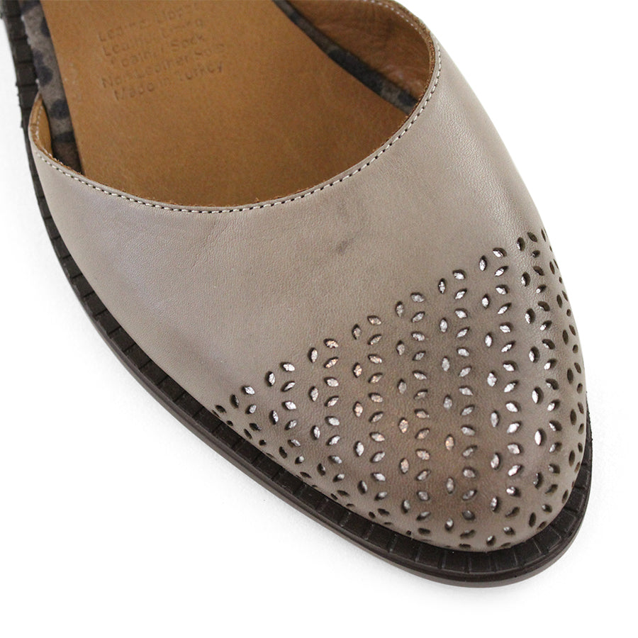 TESSELLI ORIANA FLAT SHOES
