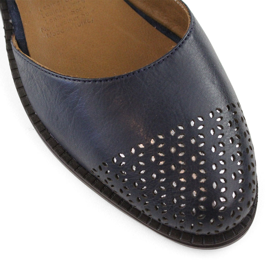 TESSELLI ORIANA FLAT SHOES
