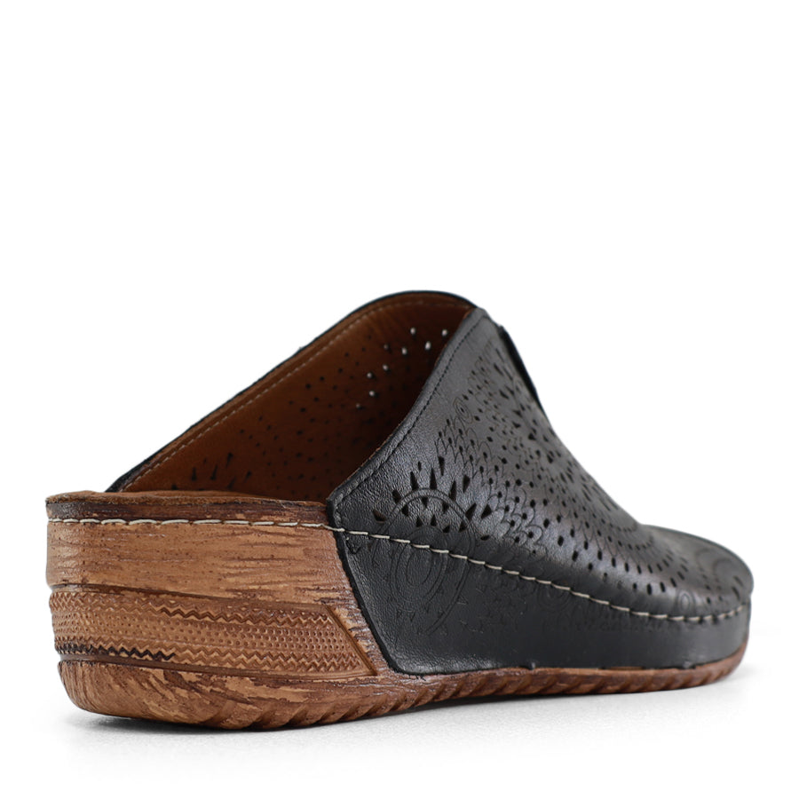 TESSELLI ESMERALDA FLAT SANDALS