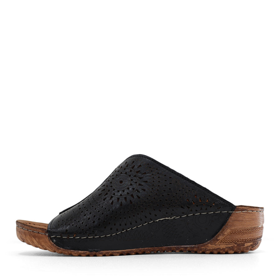TESSELLI ESMERALDA FLAT SANDALS