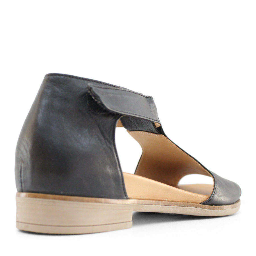 TESSELLI GEORGINA FLAT SANDALS