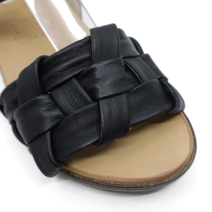 TESSELLI GOLDIE FLAT SANDALS