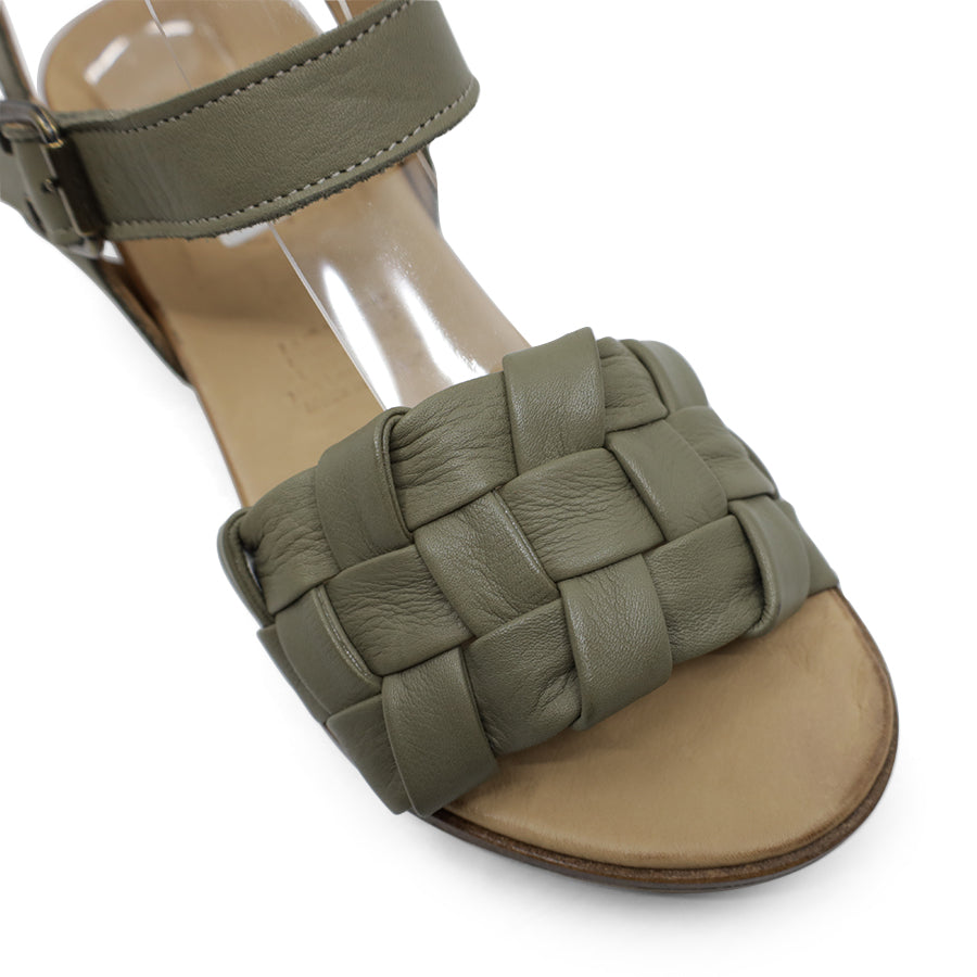 TESSELLI GOLDIE FLAT SANDALS