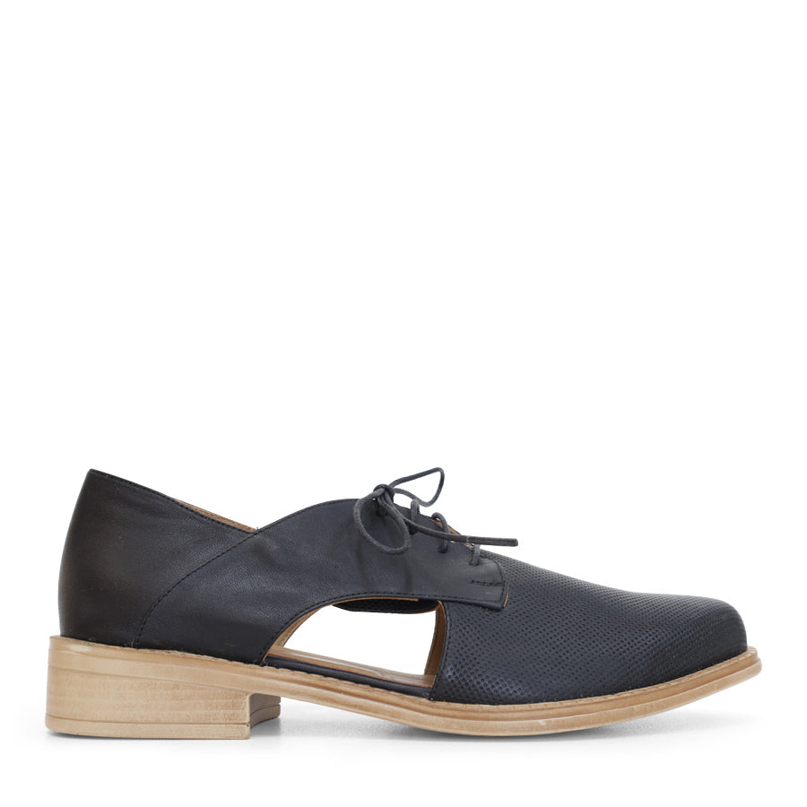 TESSELLI OASIS FLAT SHOES