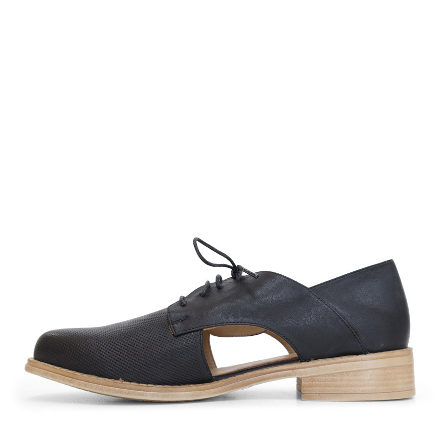 TESSELLI OASIS FLAT SHOES