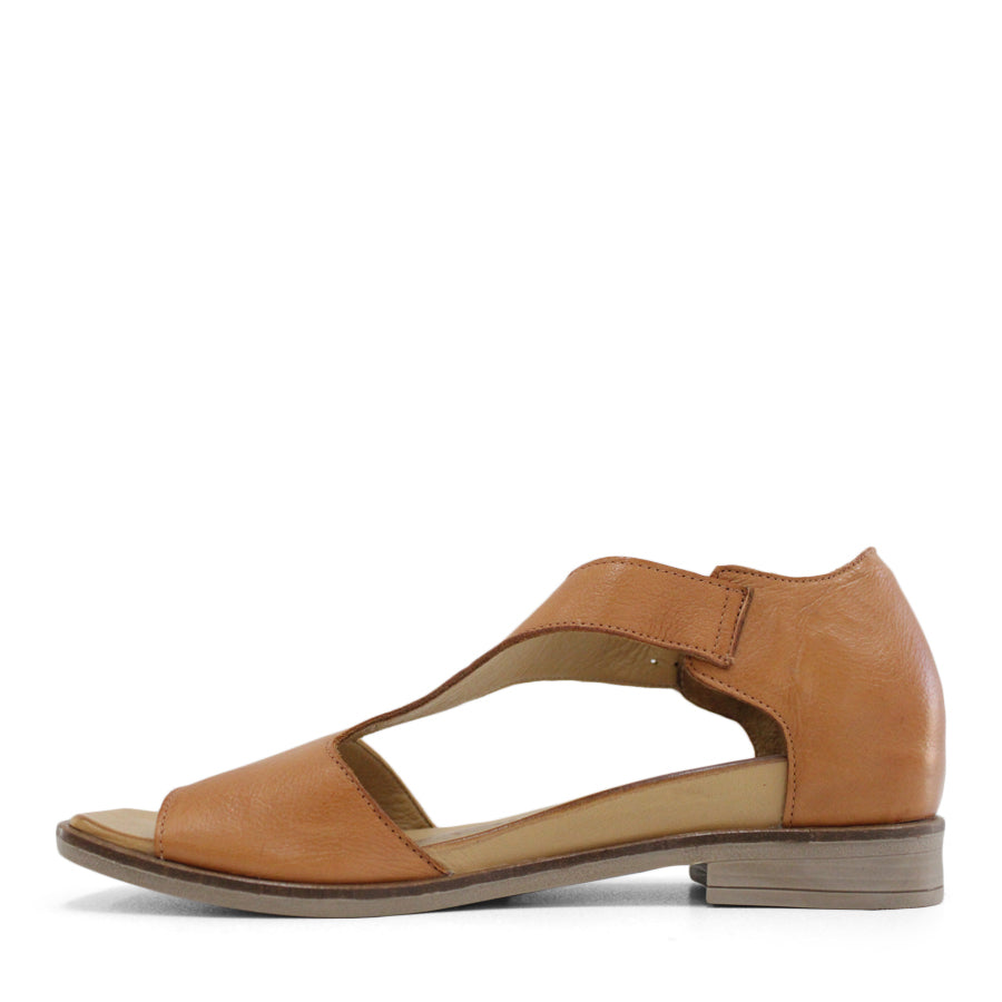 TESSELLI TOWANDA FLAT SANDALS
