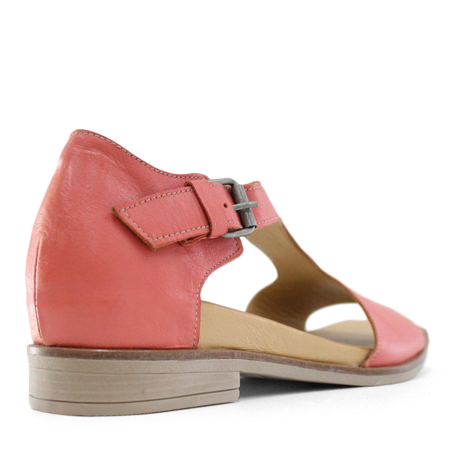 TESSELLI TOWANDA FLAT SANDALS