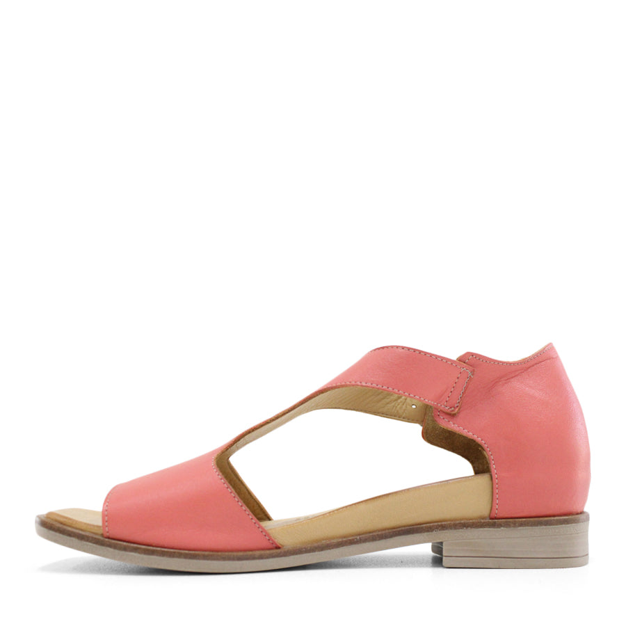 TESSELLI TOWANDA FLAT SANDALS