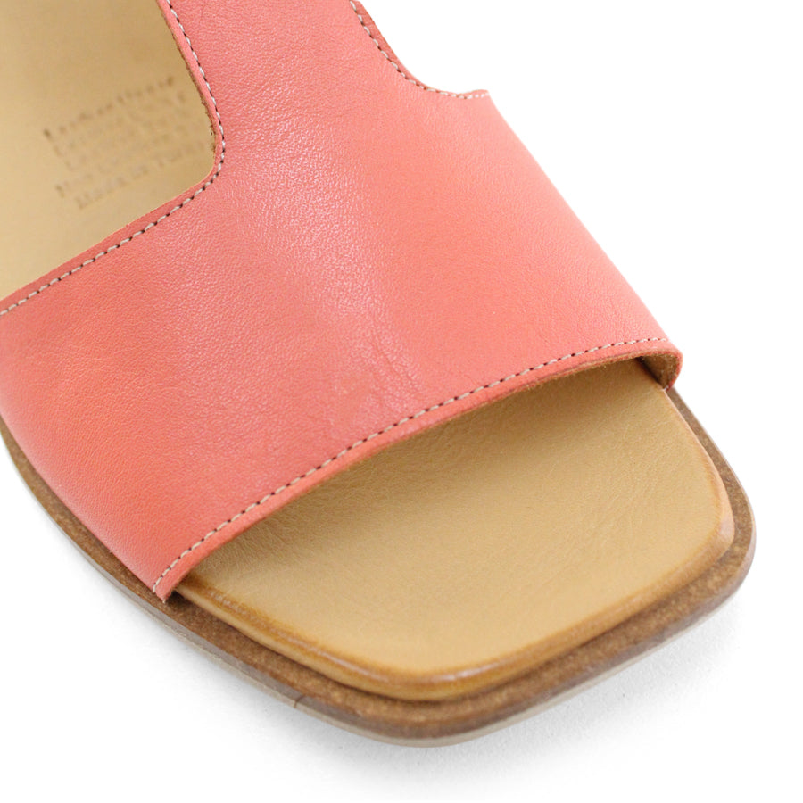 TESSELLI TOWANDA FLAT SANDALS