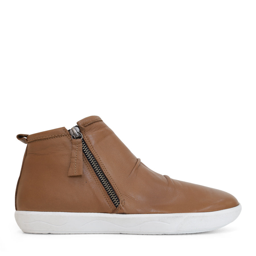 TESSELLI XD BETHANY ANKLE BOOTS
