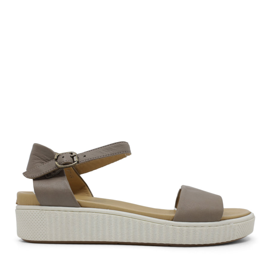TESSELLI XD DIGBY FLAT SANDALS