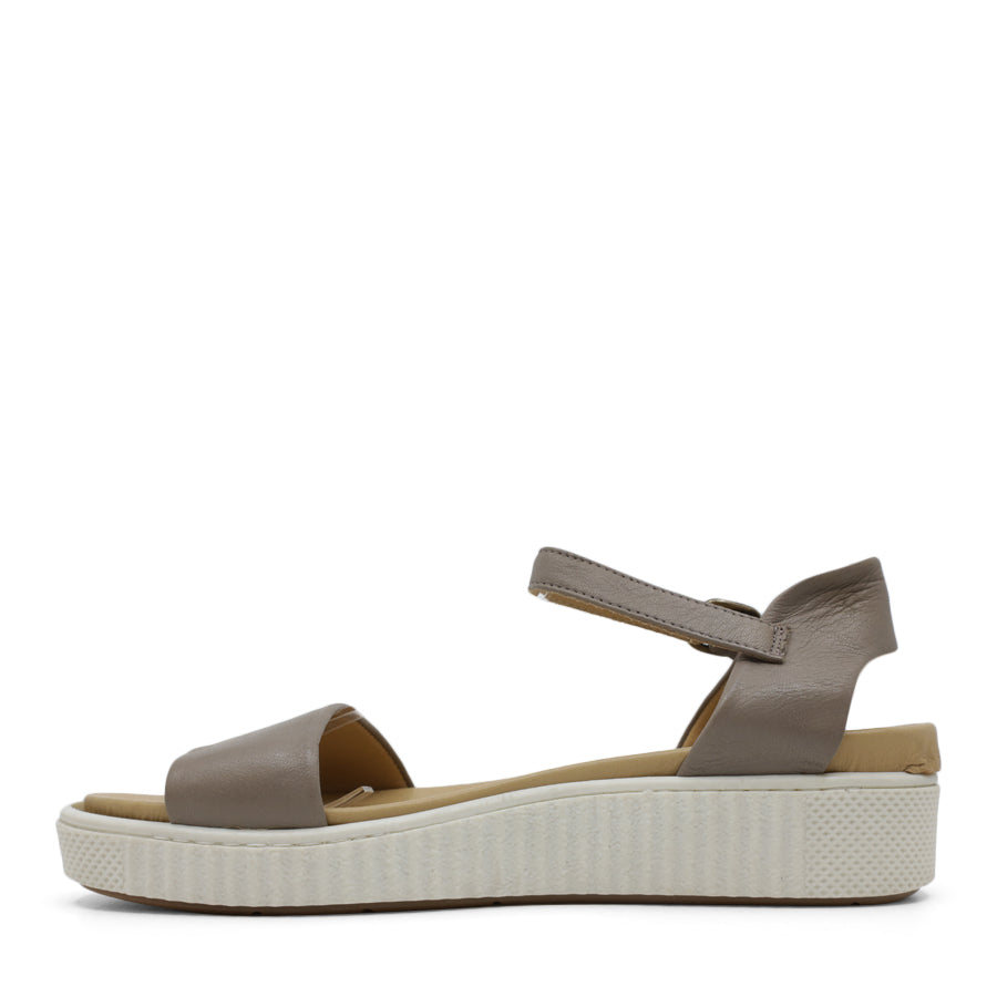TESSELLI XD DIGBY FLAT SANDALS