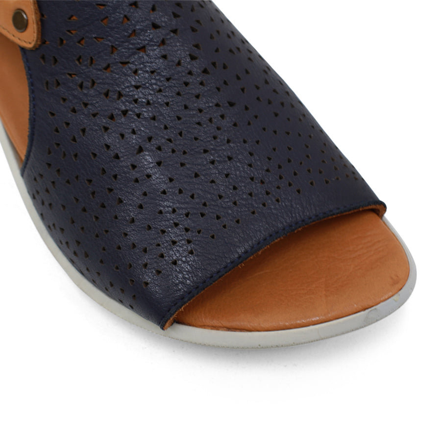 TESSELLI XD TAJ FLAT SANDALS