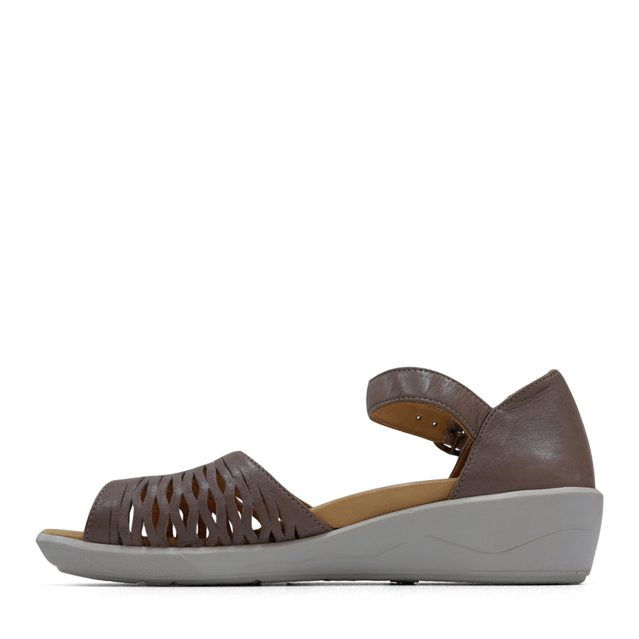 TESSELLI XD TAMMY FLAT SANDALS