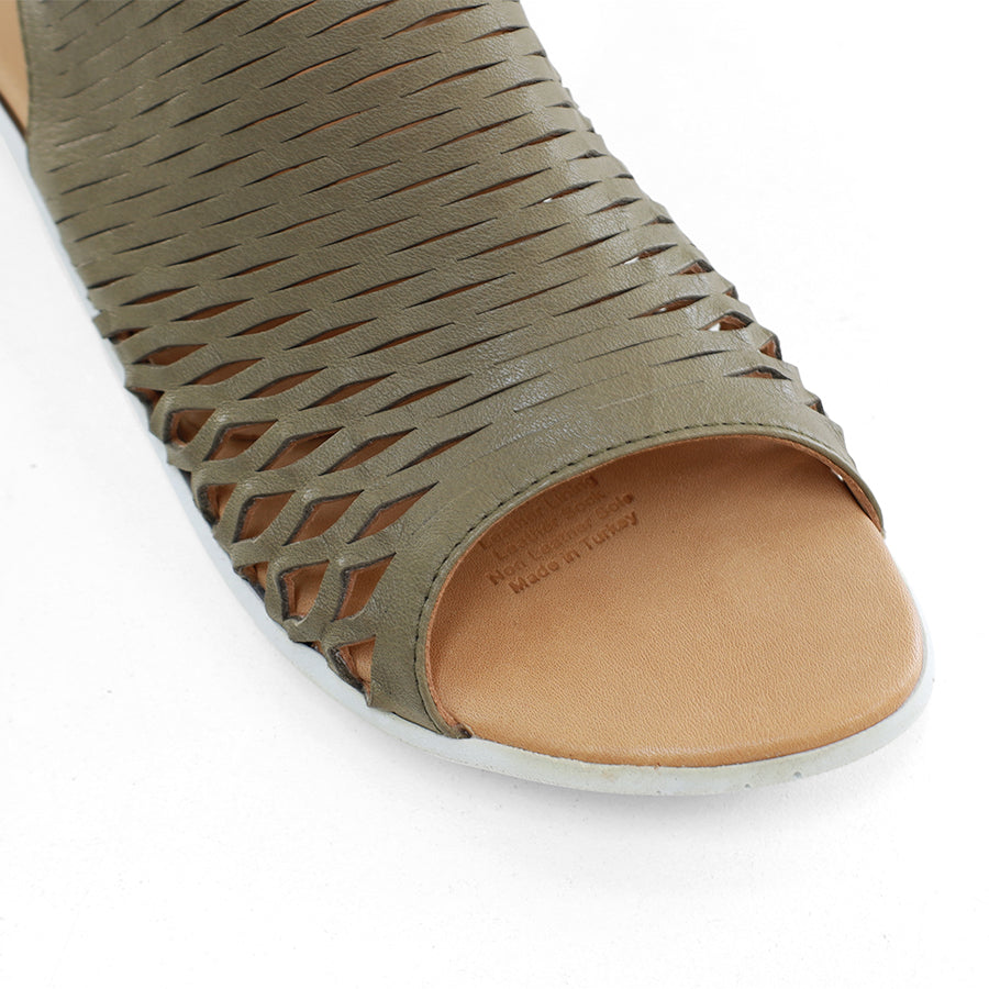 TESSELLI XD TIMMY FLAT SANDALS