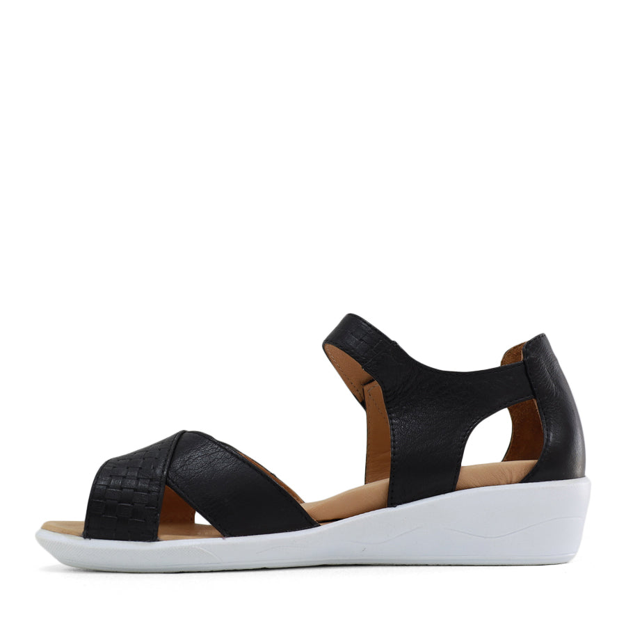 TESSELLI XD TUESDAY FLAT SANDALS