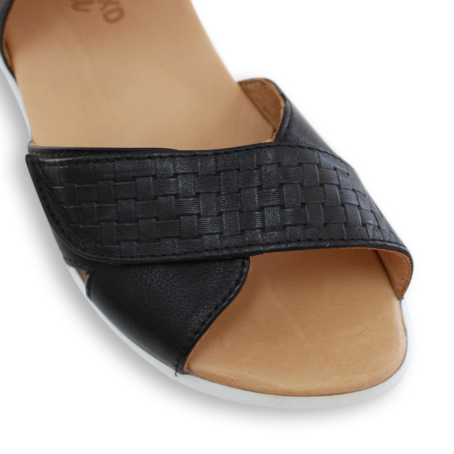 TESSELLI XD TUESDAY FLAT SANDALS
