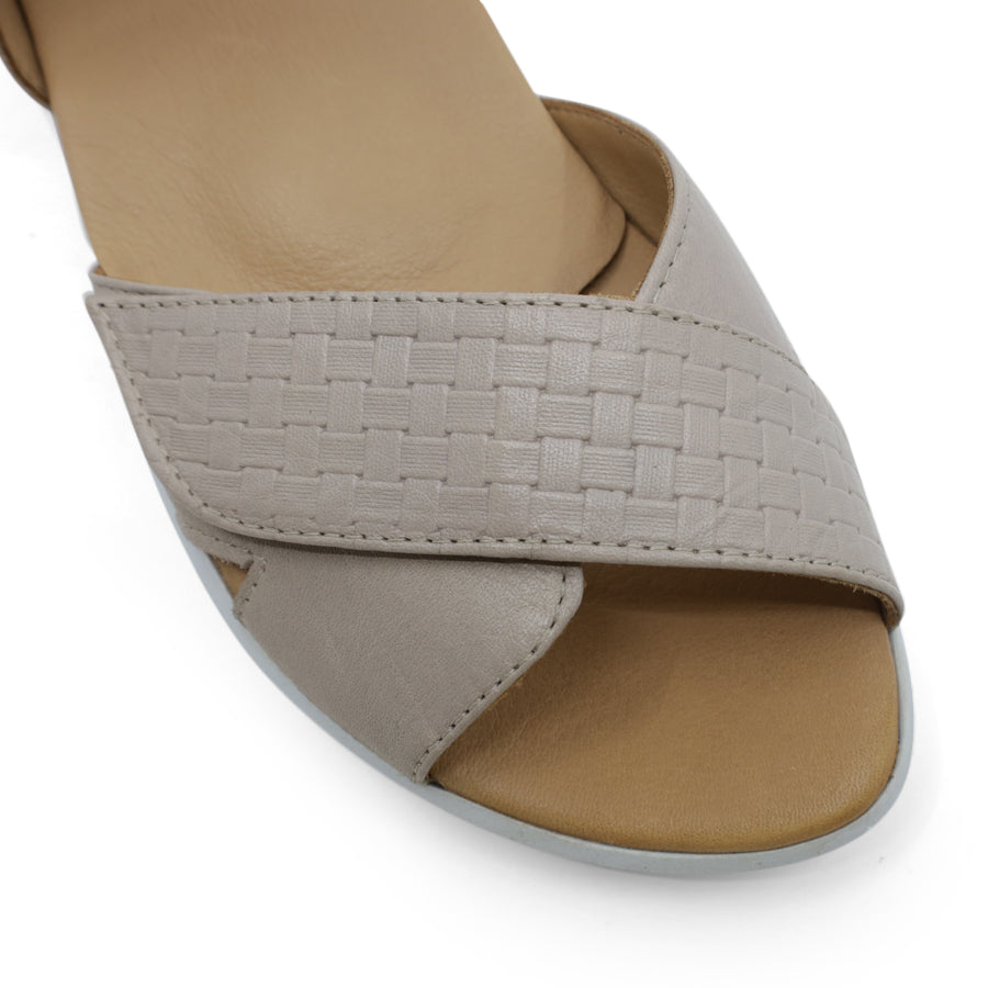 TESSELLI XD TUESDAY FLAT SANDALS