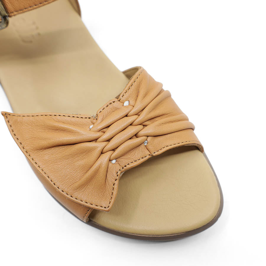 TESSELLI XD TYLER FLAT SANDALS