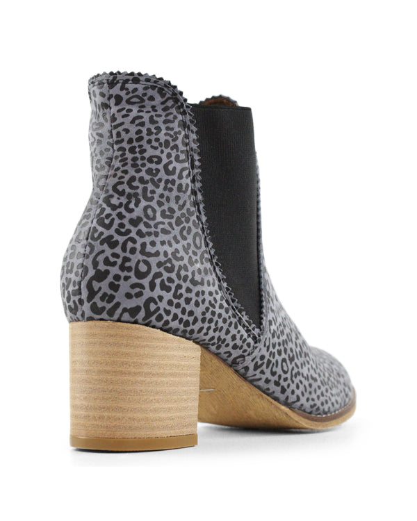 BUENO EDDY ANKLE BOOTS
