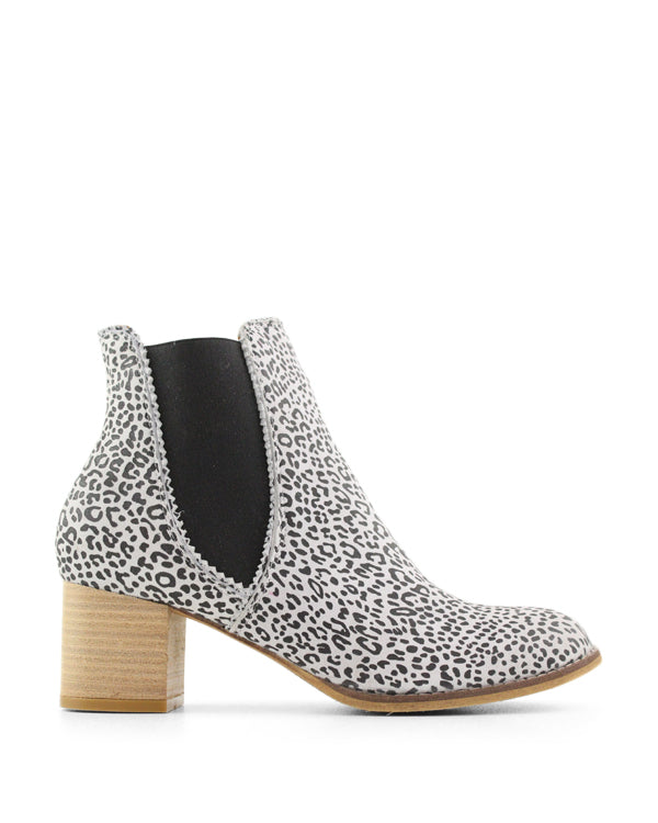 BUENO EDDY ANKLE BOOTS