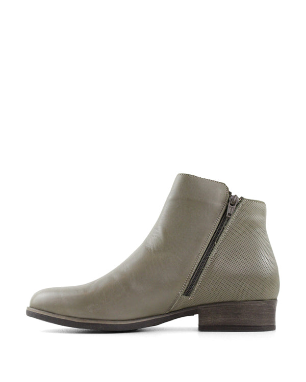 BUENO TRISTEN ANKLE BOOTS